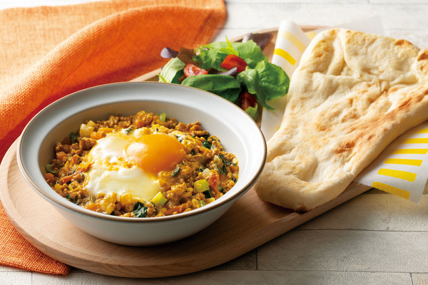 落とし卵のキーマカレー