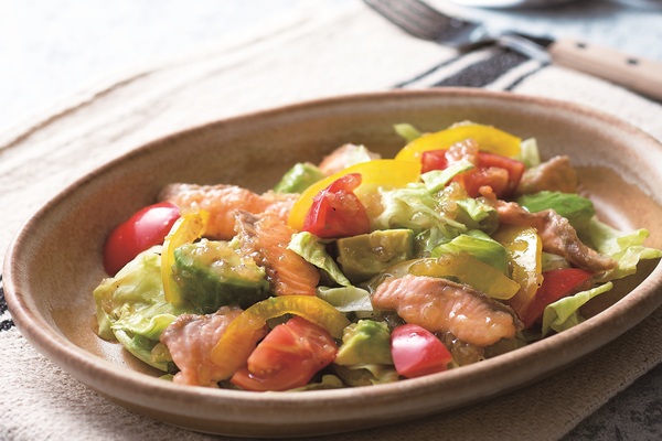 アボカドとサーモンの黒酢マリネ