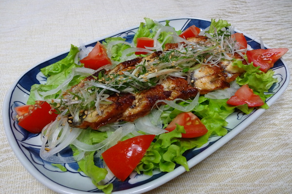 うなぎのたたき風サラダ