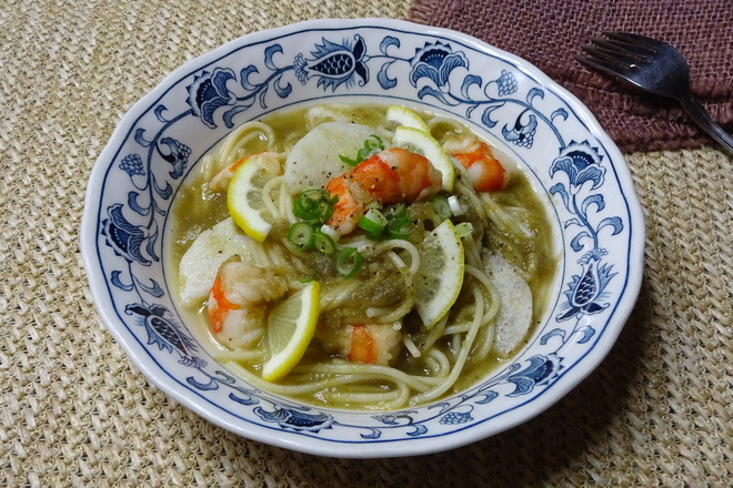 とろろ昆布のスープパスタ