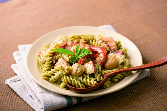 ジェノベーゼソースのシーフードパスタ