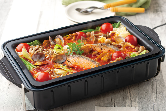 ホットプレートで作る　鮭のトマトパッツァ