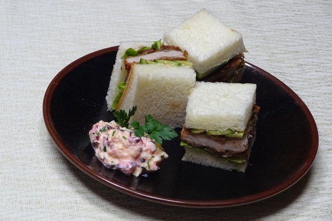 カツサンド　しば漬けタルタル添え