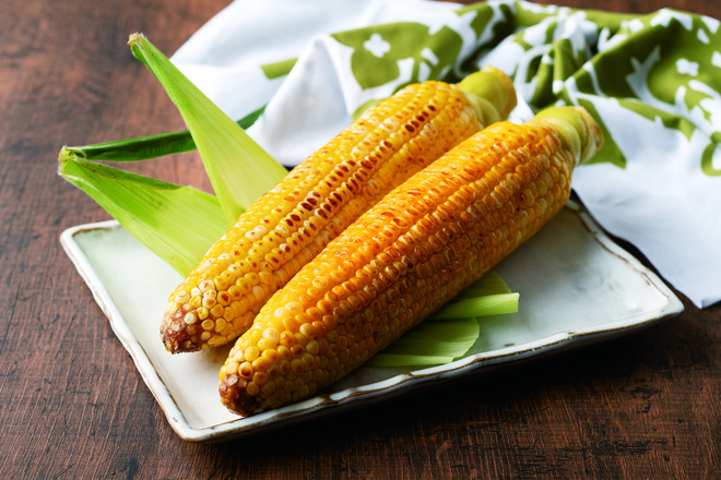 焼きとうもろこし