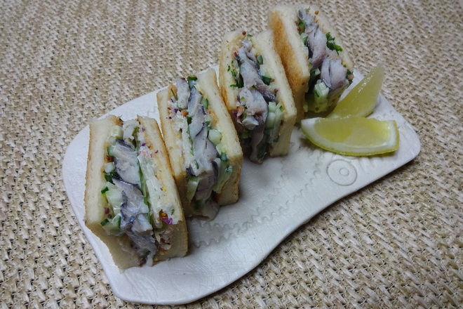 しめさばサンド