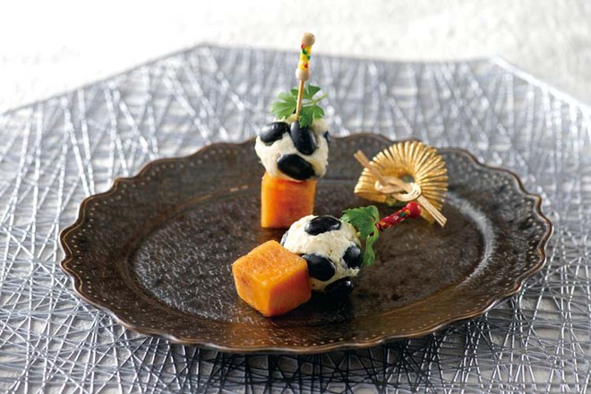 黒豆のチーズ寄せピンチョス