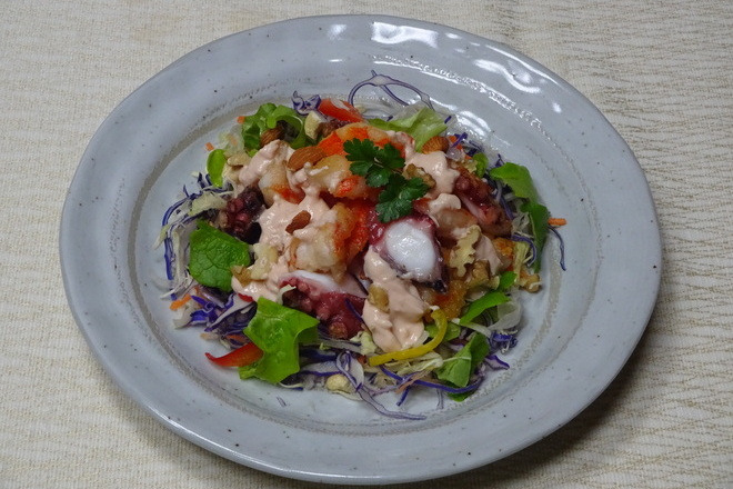 魚介のヨーグルトソース　サラダ仕立て