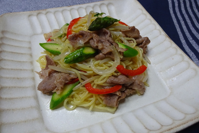 豚肉とアスパラガスの塩焼そば