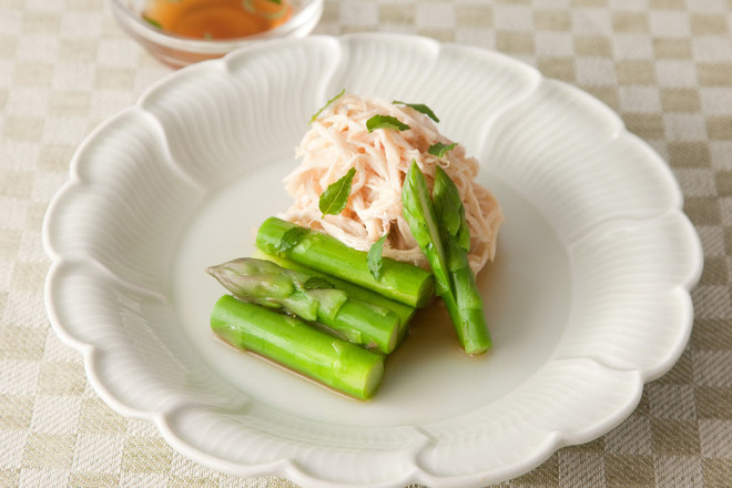 アスパラとむしり鶏の木の芽酢