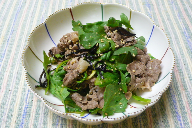 牛肉と春菊の昆布和え